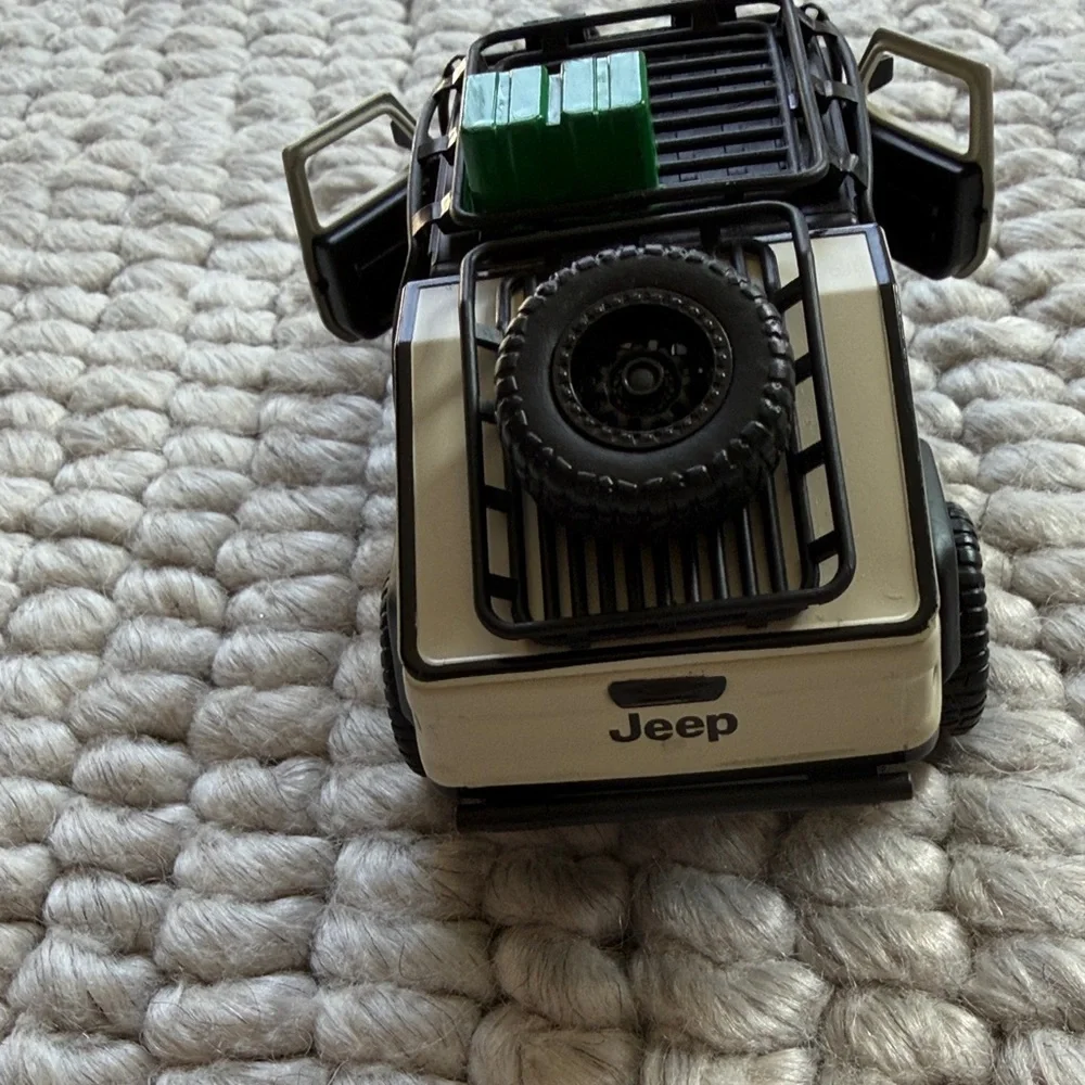 Adventure Off-Road Jeep Toy Car - Cream and Black